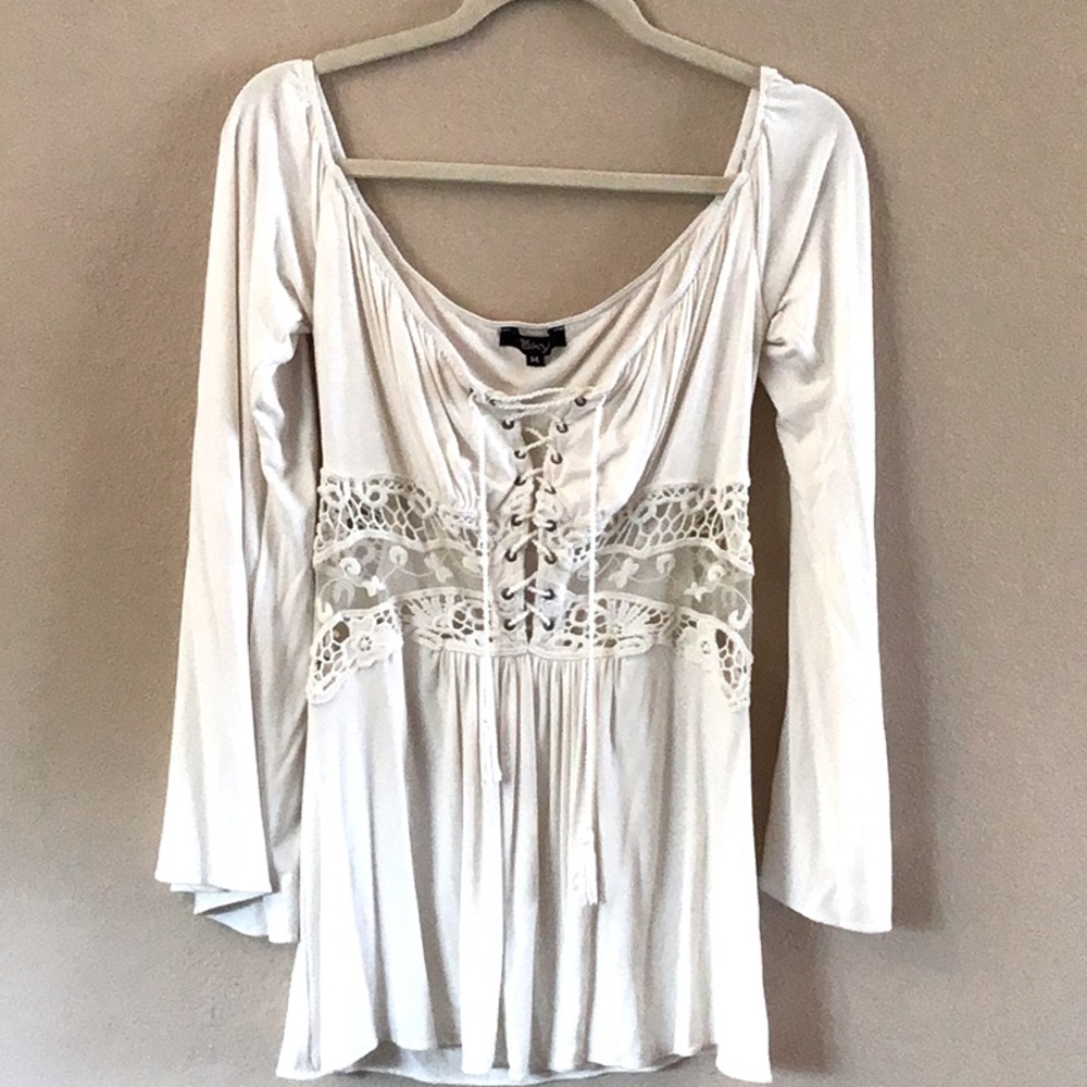 Sky long sleeve cream lace front top looks new szM